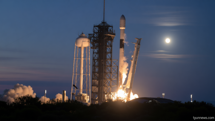 A piece of a SpaceX rocket is about to hit the moon