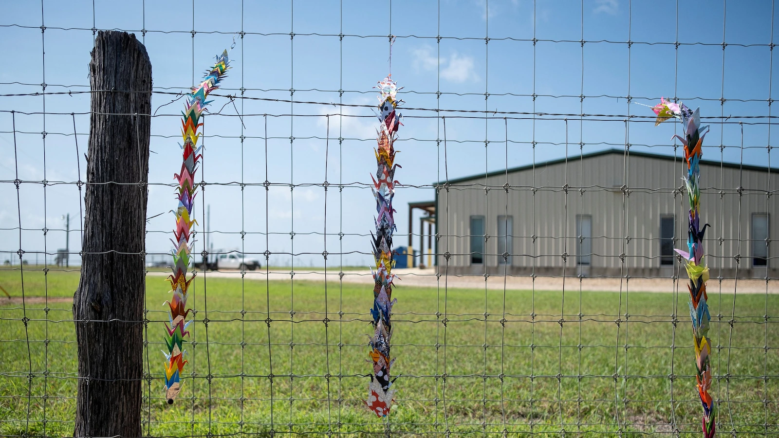 Democrats urge DHS to shut down Dilley immigration detention center
