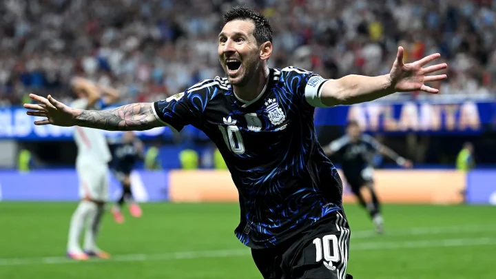 Argentina advances to the World Cup final with 2-1 win over England
