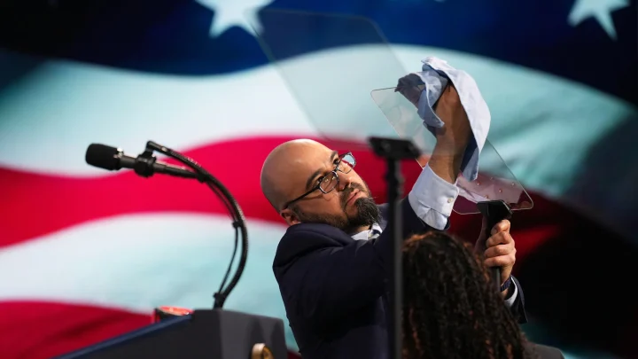 Ex-White House teleprompter operator to pay $172,000 to settle CFTC probe