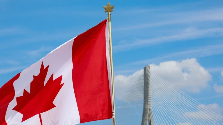 100,000 sign petition to declare US ambassador to Canada persona non grata