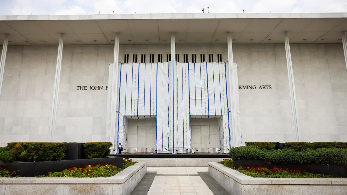kennedy-ctr-epa-gmh-260813_1786635247650_hpMain_16x9