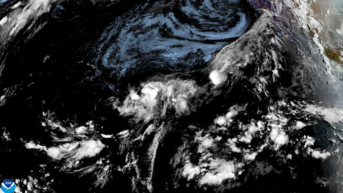 tropical-storm-hawaii-ht-jef-260813_1786630268438_hpMain_16x9