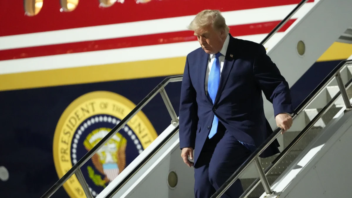trump-arrival-las-vegas_1785909820682_hpMain_16x9