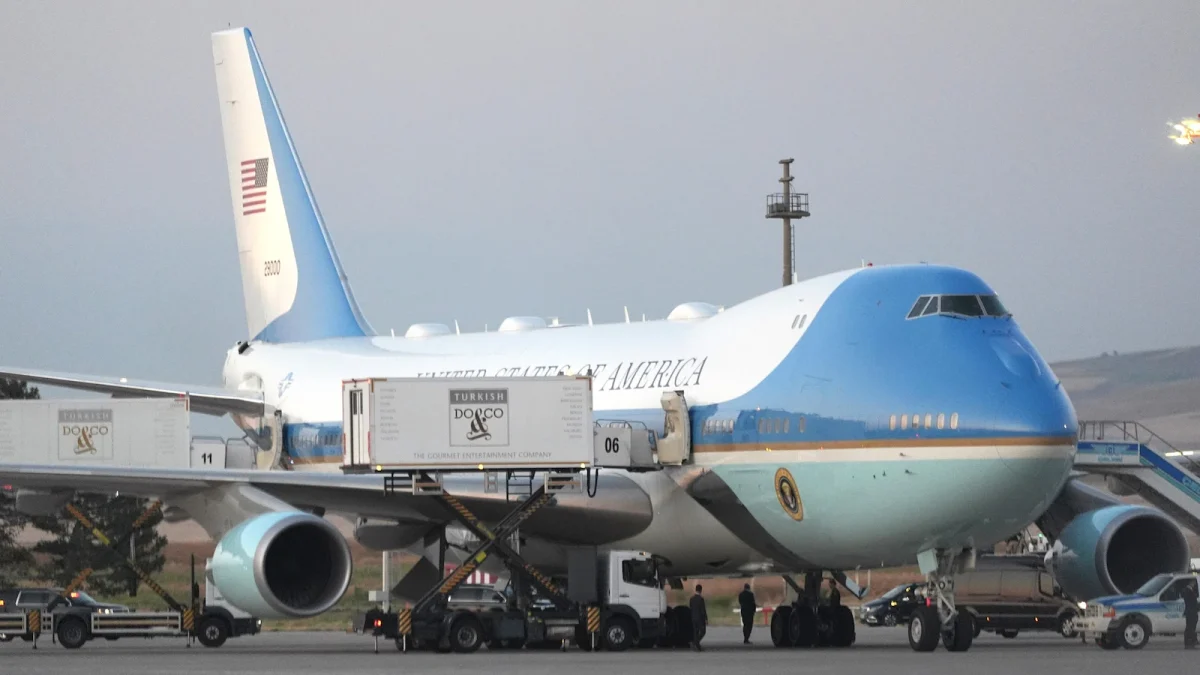 trump-turkey-5-ap-gmh-260812_1786558364746_hpMain_16x9