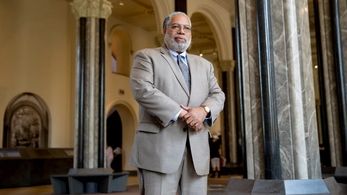 lonnnie-bunch-1-ap-gmh-260908_1788883649074_hpMain_16x9
