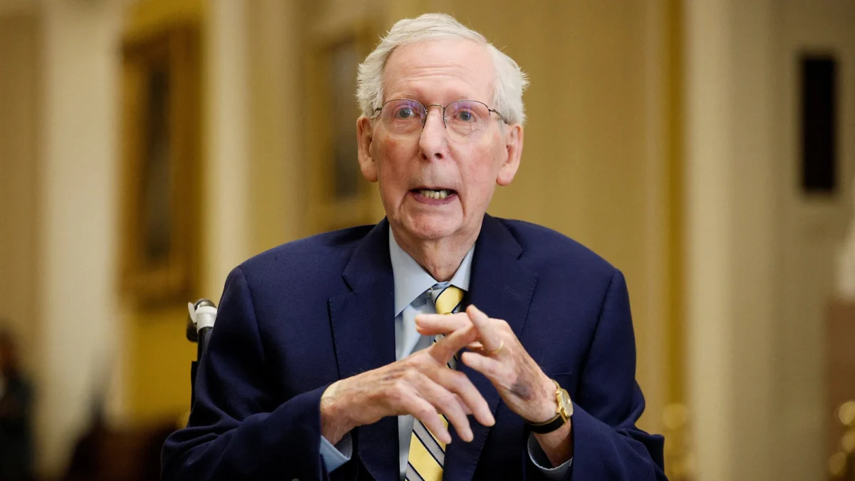 Sen. Mitch McConnell returns to Senate floor after hospitalization